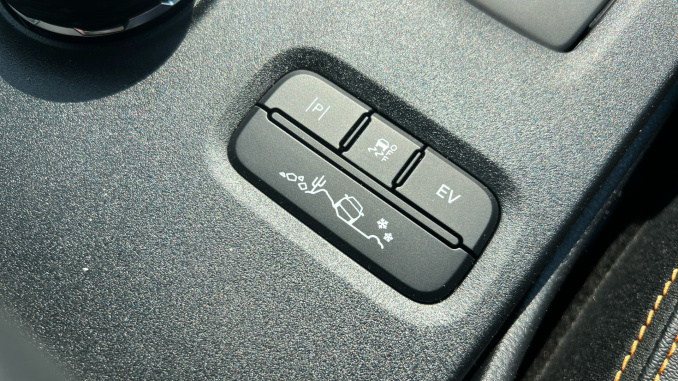 Ford Ranger Petrol Pick Up D/Cab Wildtrak 2.3 EB PHEV 281 Auto [NI] - Image 30